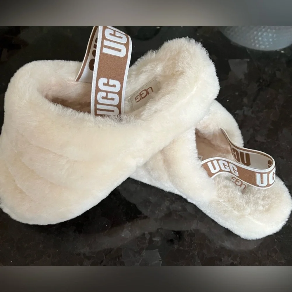 🐝UGG Cream Fluffy Slide Sandals - Picture 4 of 6